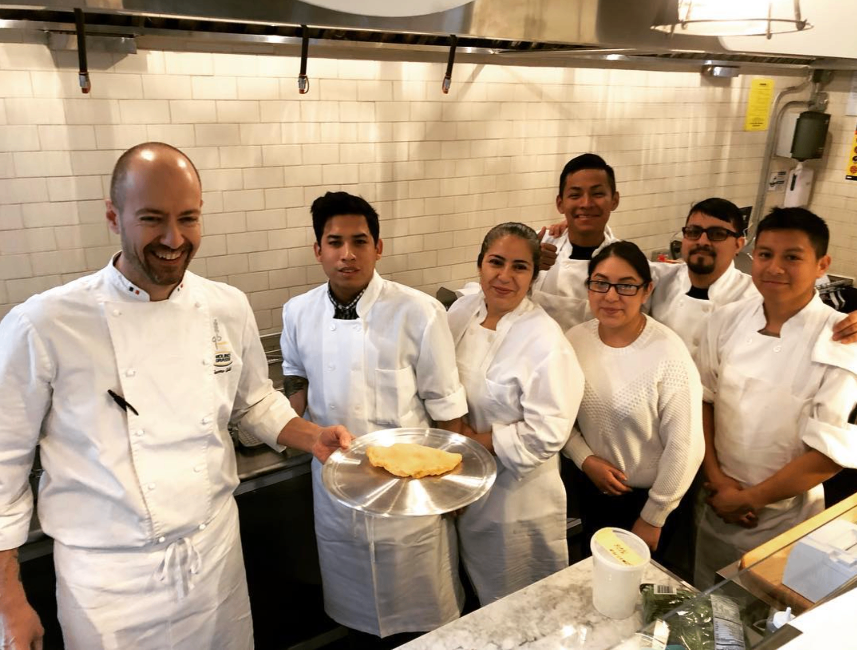 Il team di cucina del primo store I Love Panzerotti a Manhattan