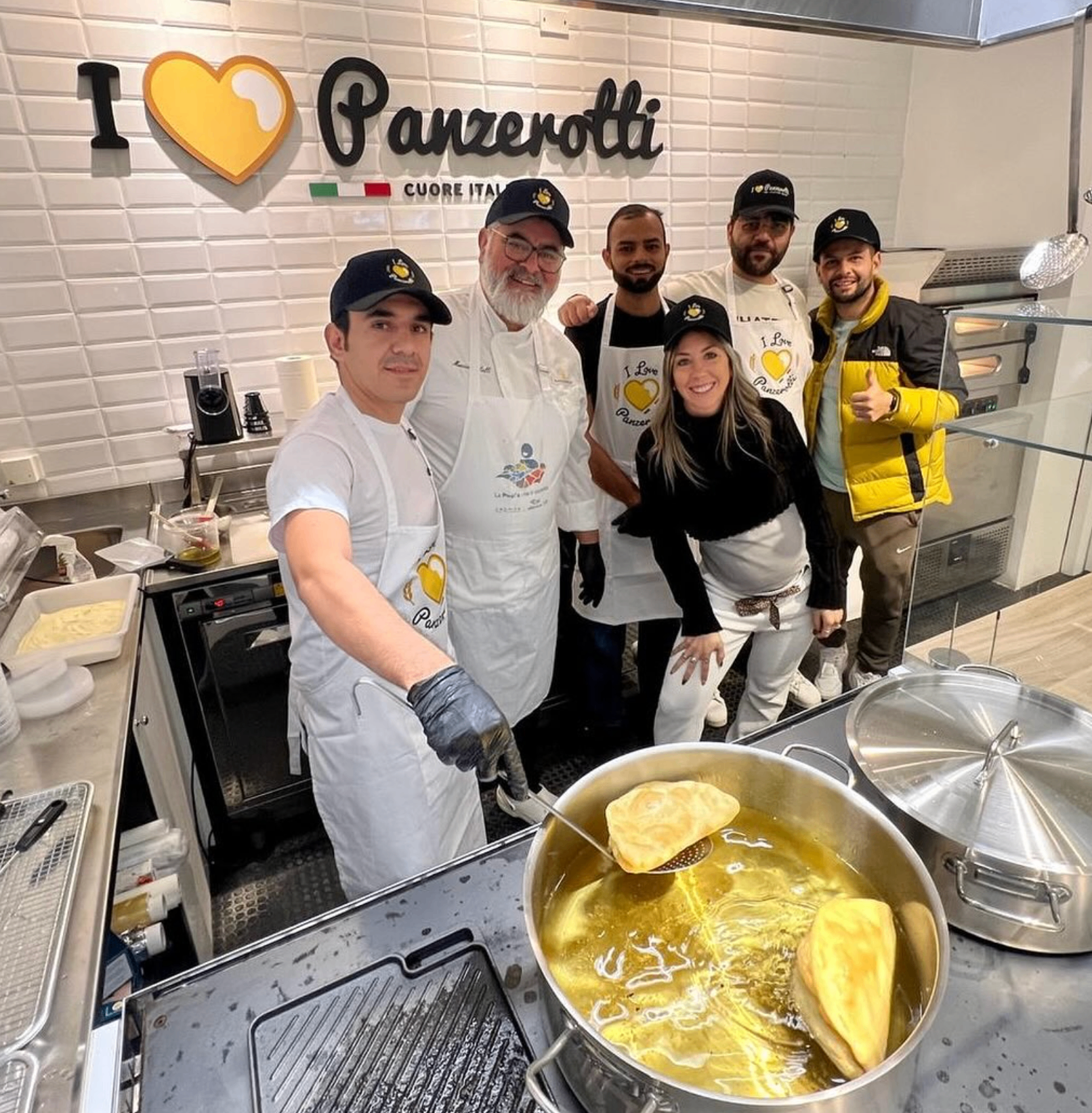 Team del primo negozio I Love Panzerotti a Milano