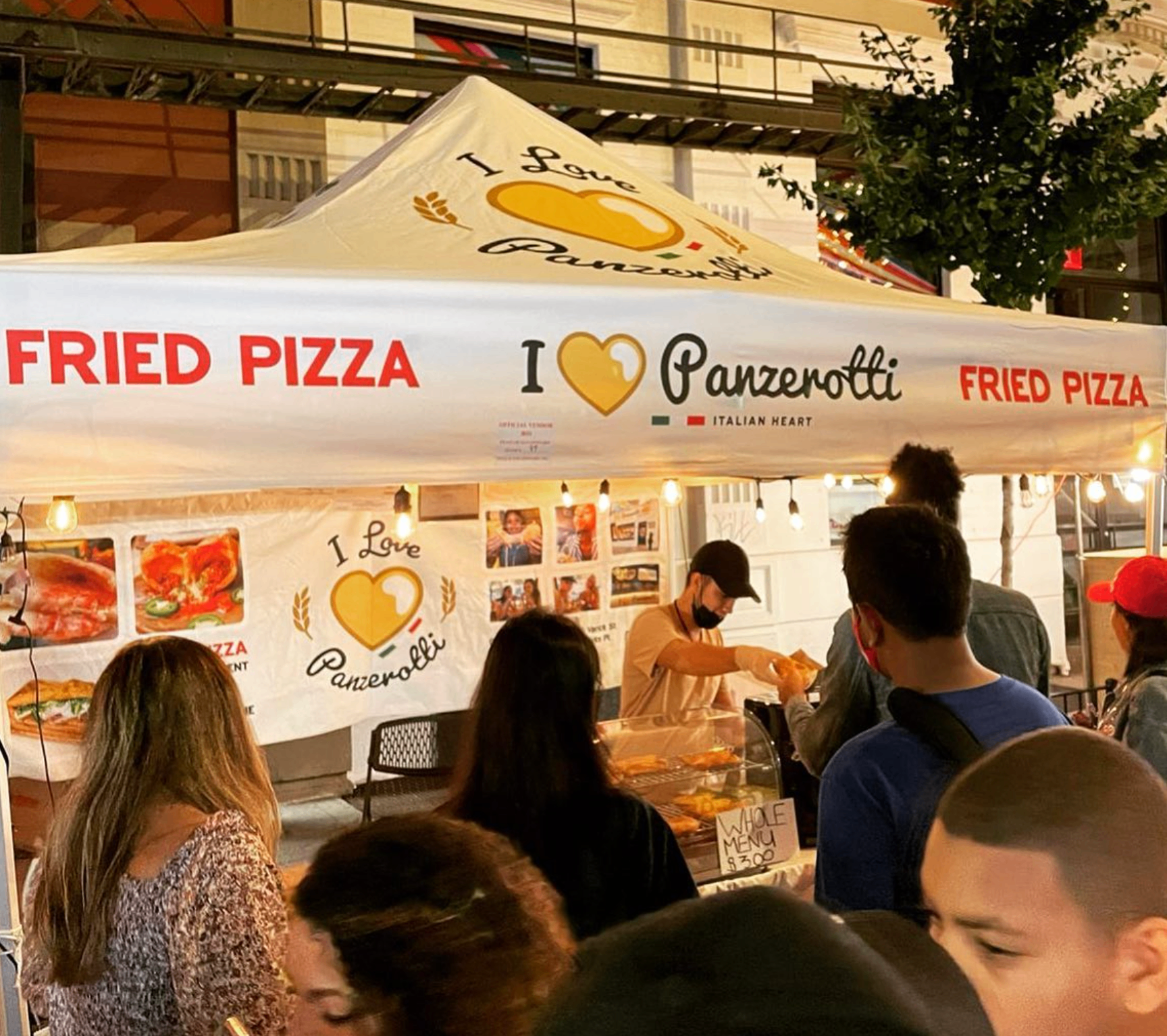 Lo stand I Love Panzerotti al Festival di San Gennaro a Little Italy